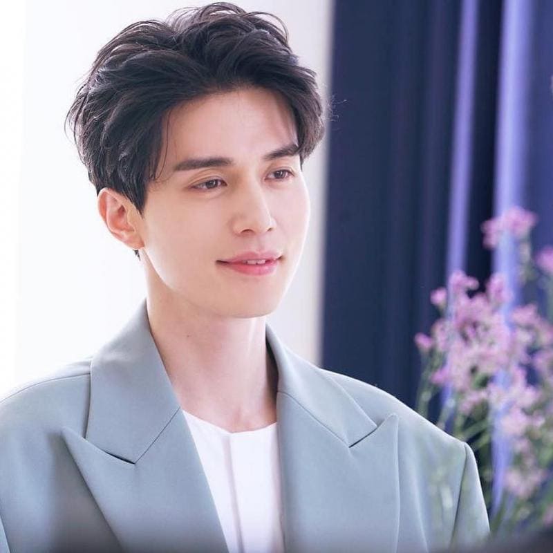 Hình ảnh nam diễn viên Hàn Quốc Lee Dong Wook