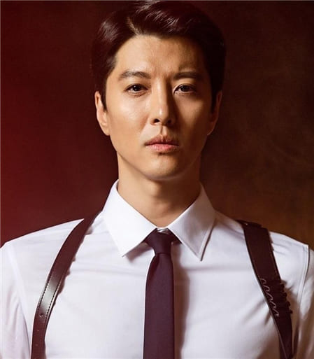 Hình ảnh nam diễn viên Hàn Quốc Lee Dong Gun