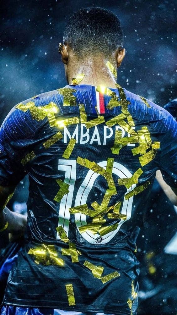 Càu thử bóng đá Mbappe