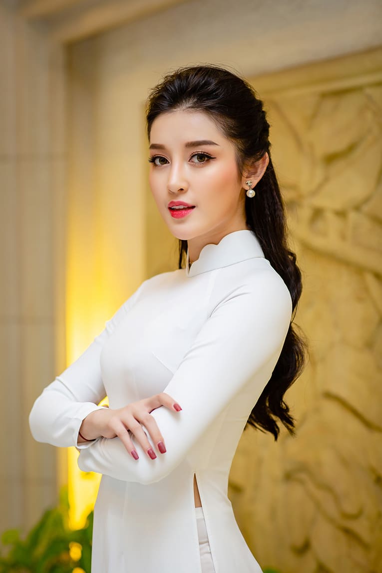 Tổng hợp những cô gái mặc áo dài đẹp nhất Việt Nam 7