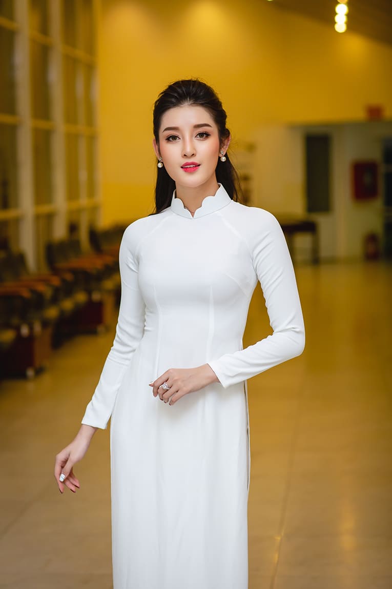 Tổng hợp những cô gái mặc áo dài đẹp nhất Việt Nam 17
