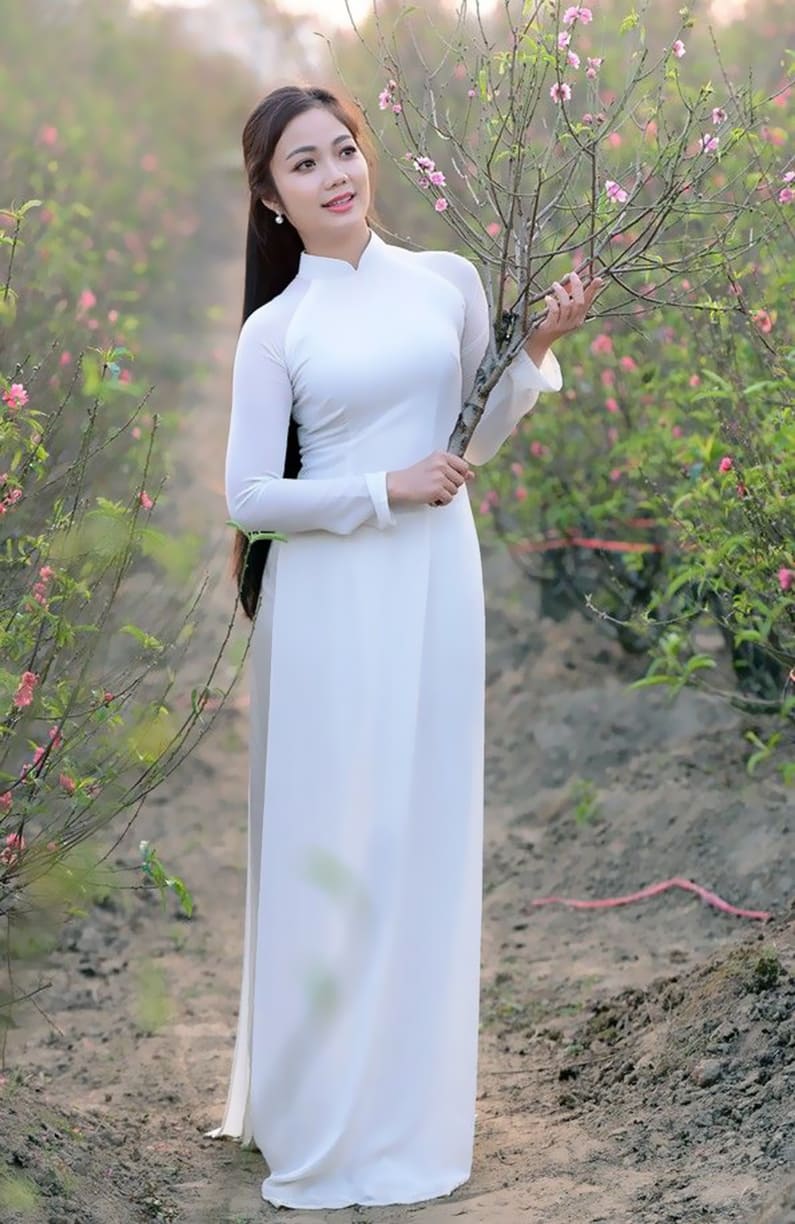 Tổng hợp những cô gái mặc áo dài đẹp nhất Việt Nam 19
