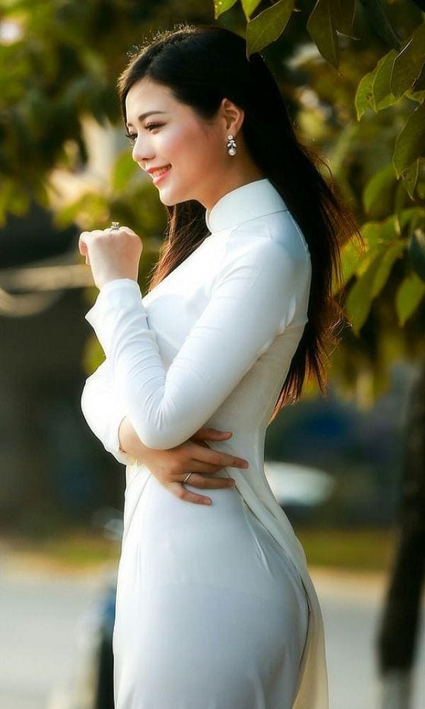 Tổng hợp những cô gái mặc áo dài đẹp nhất Việt Nam 23