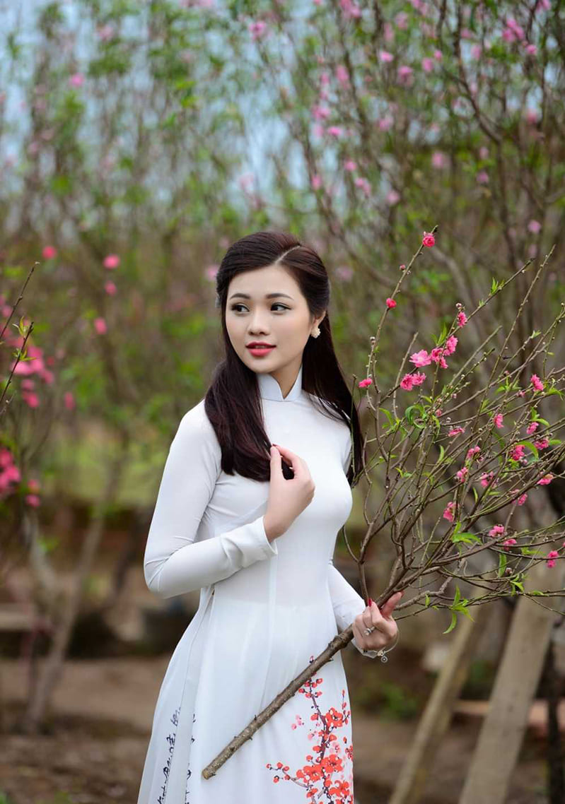 Tổng hợp những cô gái mặc áo dài đẹp nhất Việt Nam 27