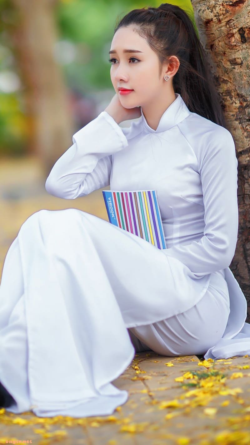 Tổng hợp những cô gái mặc áo dài đẹp nhất Việt Nam 29