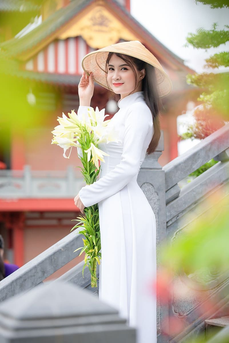 Tổng hợp những cô gái mặc áo dài đẹp nhất Việt Nam 32