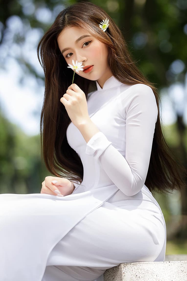 Tổng hợp những cô gái mặc áo dài đẹp nhất Việt Nam 33