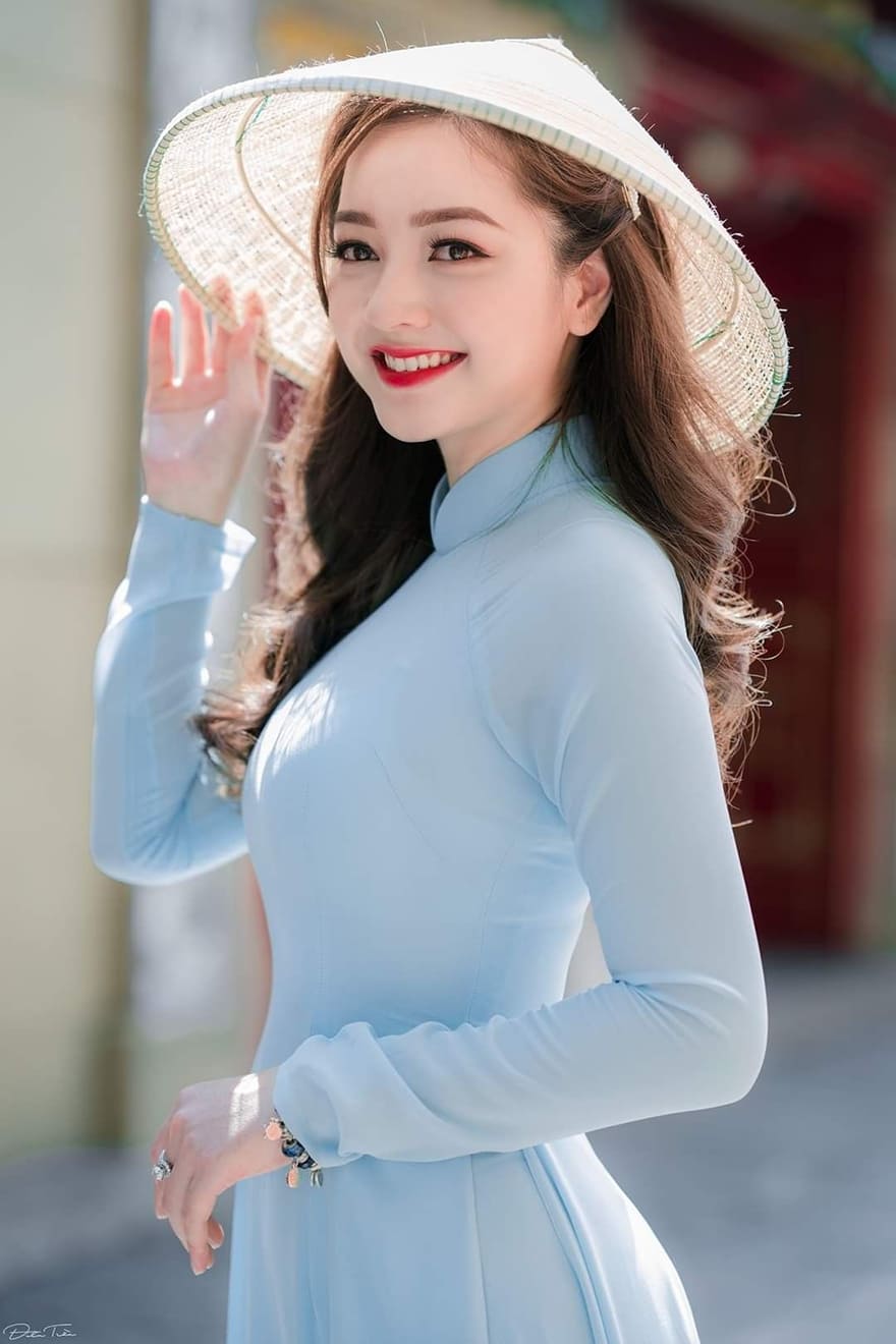 Tổng hợp những cô gái mặc áo dài đẹp nhất Việt Nam 36